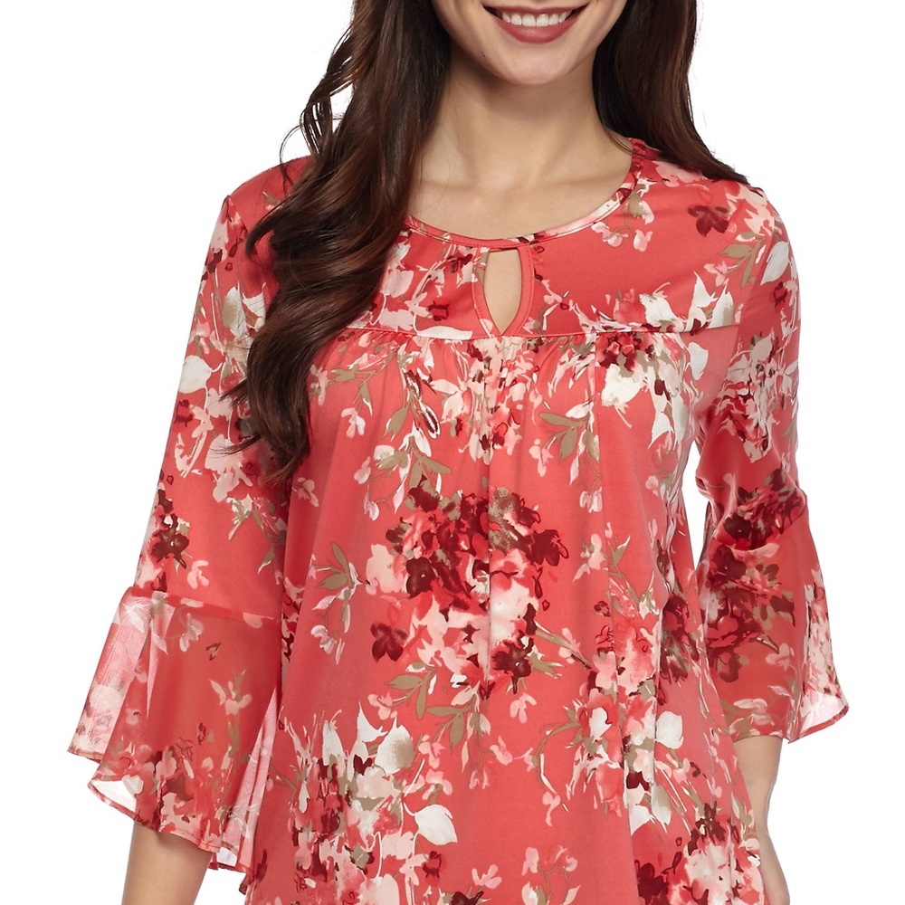 New Direction women’s key hole top
